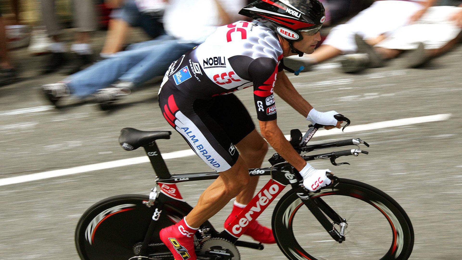 德甲速度与力量:攻防节奏快如闪电!,德甲强度