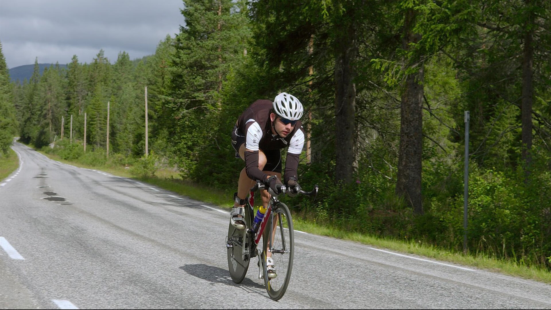 战队文化：队内沟通模式对比赛执行力的影响研究，对于比赛与团队合作的态度